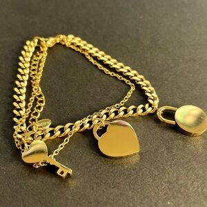 Stainless steel chain bracelet